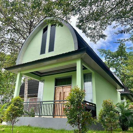 Pohon Purba Resort & Restaurant Labuhan Pandan Ngoại thất bức ảnh