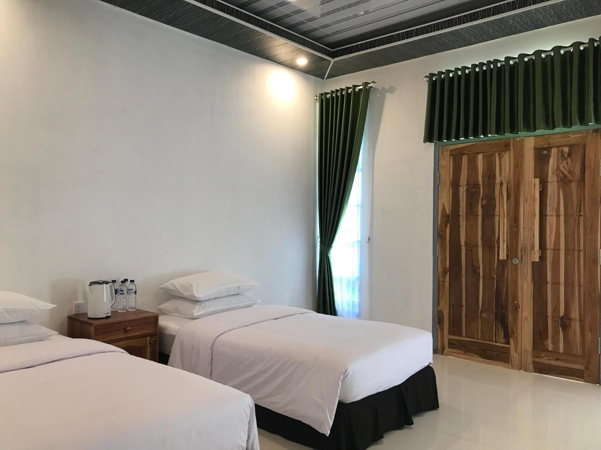 Pohon Purba Resort & Restaurant Labuhan Pandan Ngoại thất bức ảnh