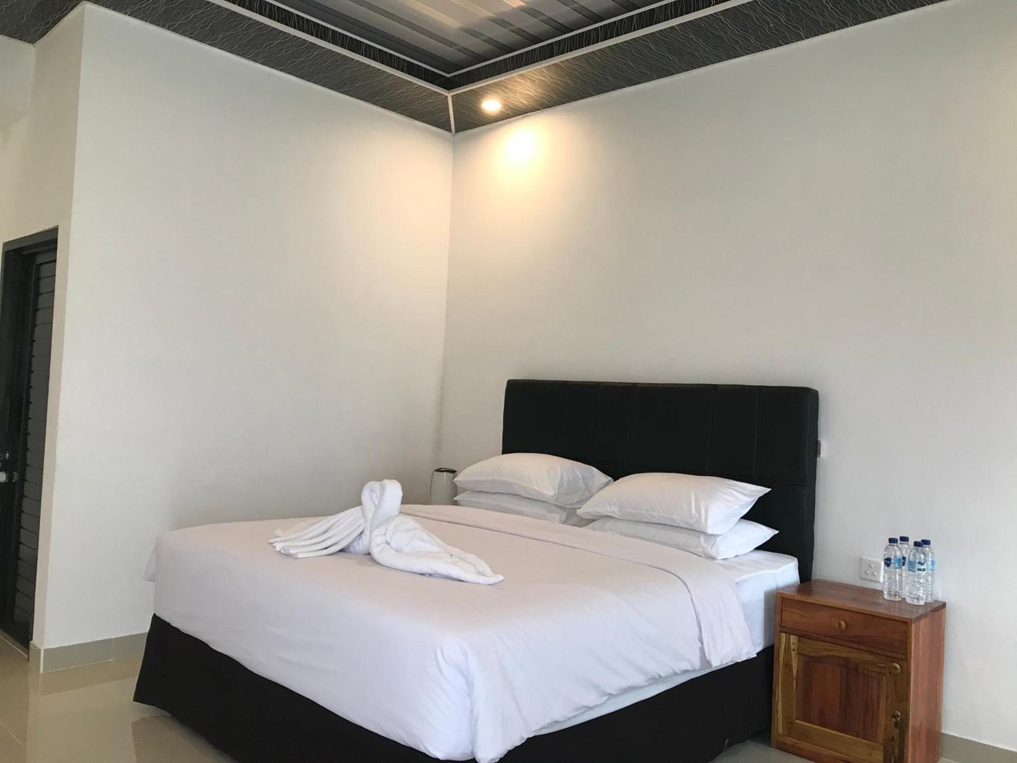 Pohon Purba Resort & Restaurant Labuhan Pandan Ngoại thất bức ảnh