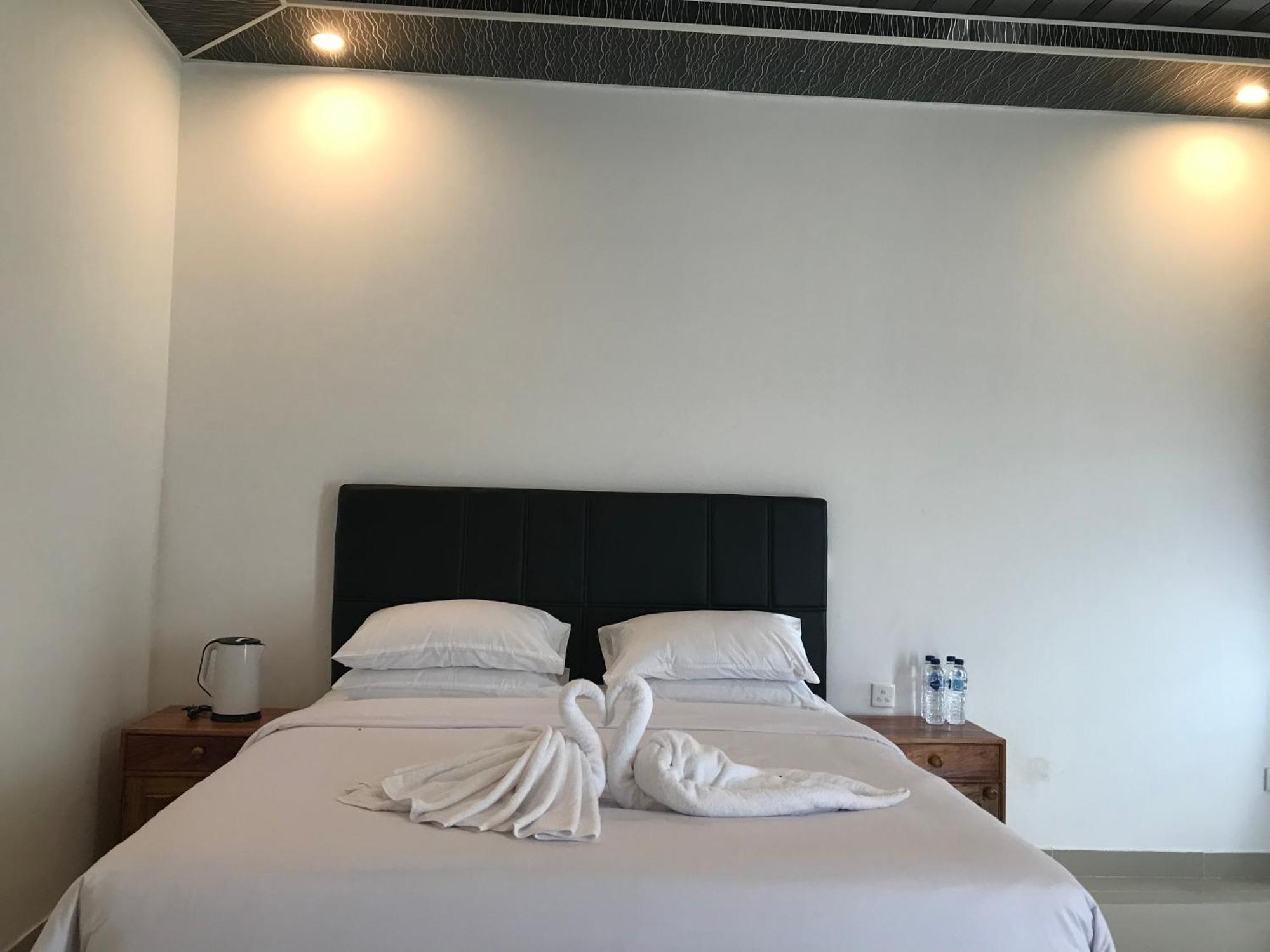 Pohon Purba Resort & Restaurant Labuhan Pandan Ngoại thất bức ảnh