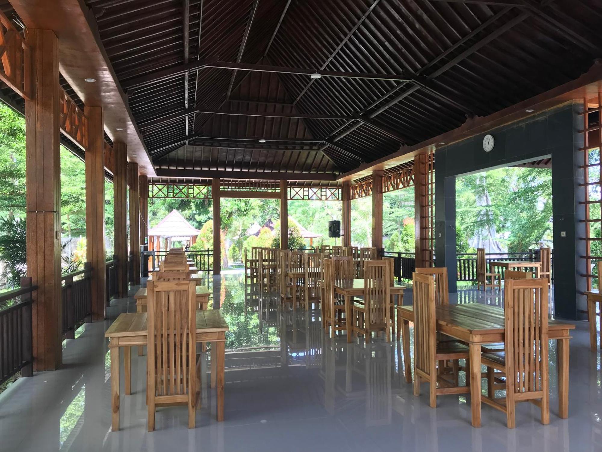 Pohon Purba Resort & Restaurant Labuhan Pandan Ngoại thất bức ảnh