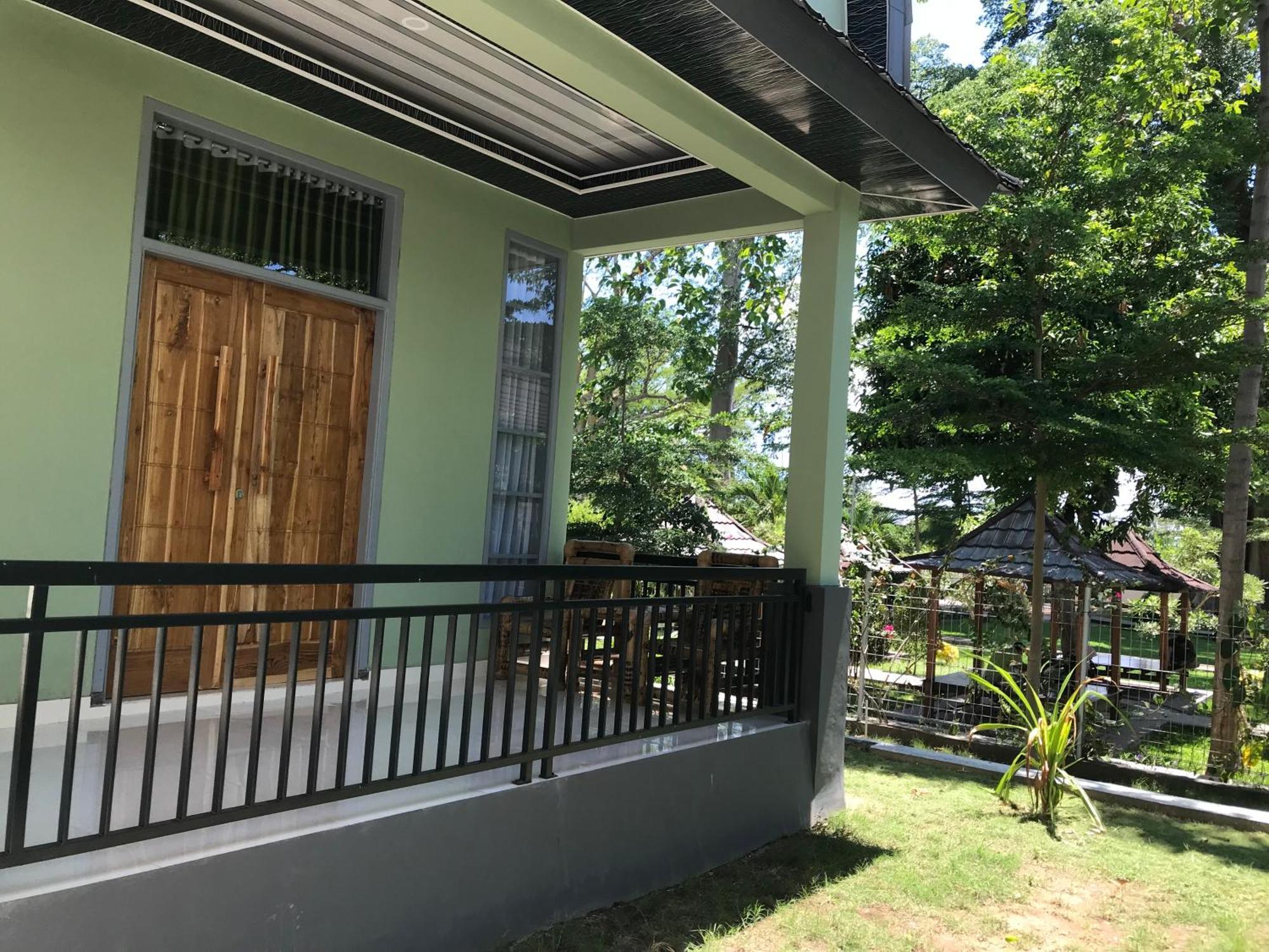 Pohon Purba Resort & Restaurant Labuhan Pandan Ngoại thất bức ảnh
