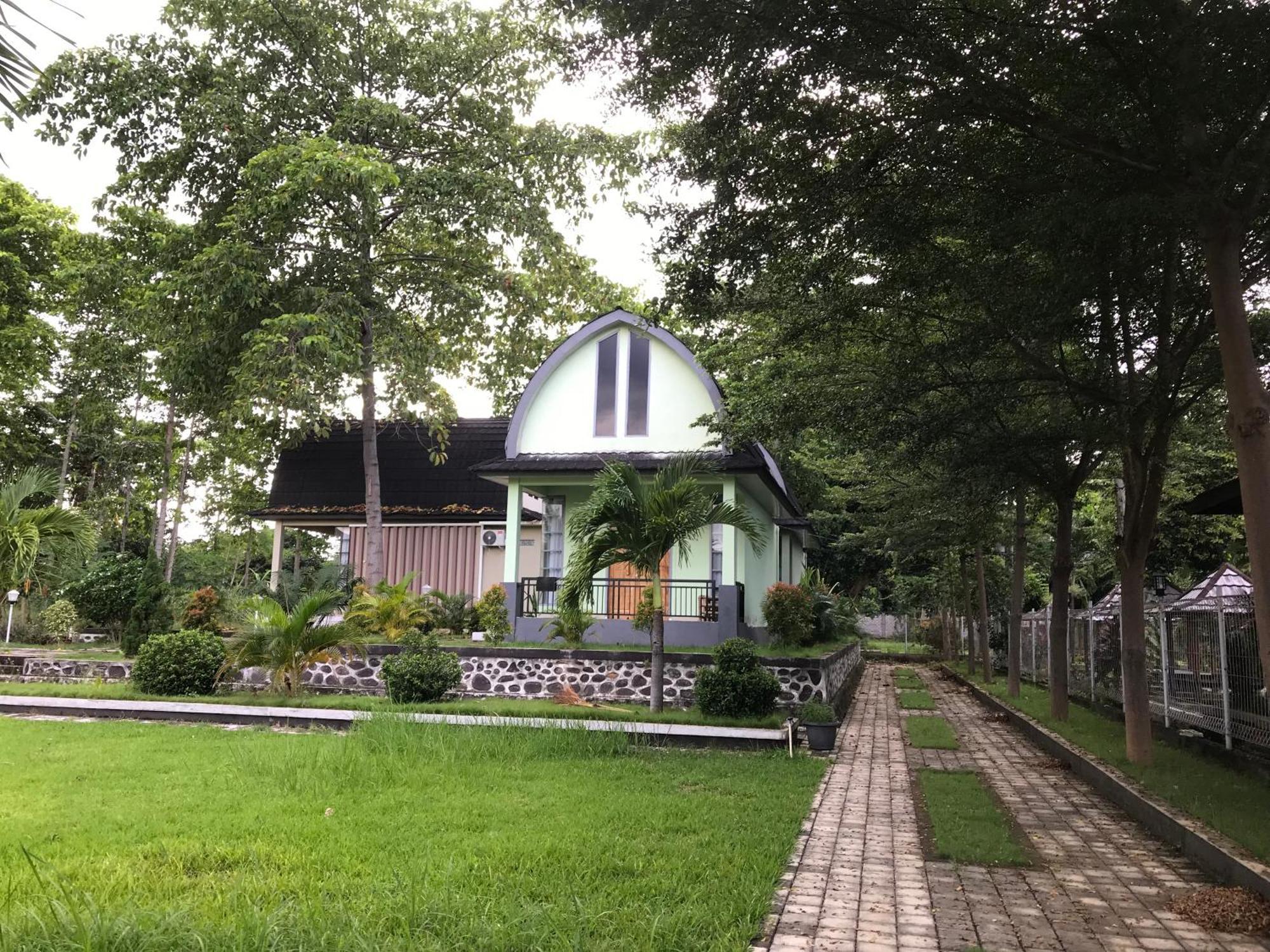 Pohon Purba Resort & Restaurant Labuhan Pandan Ngoại thất bức ảnh