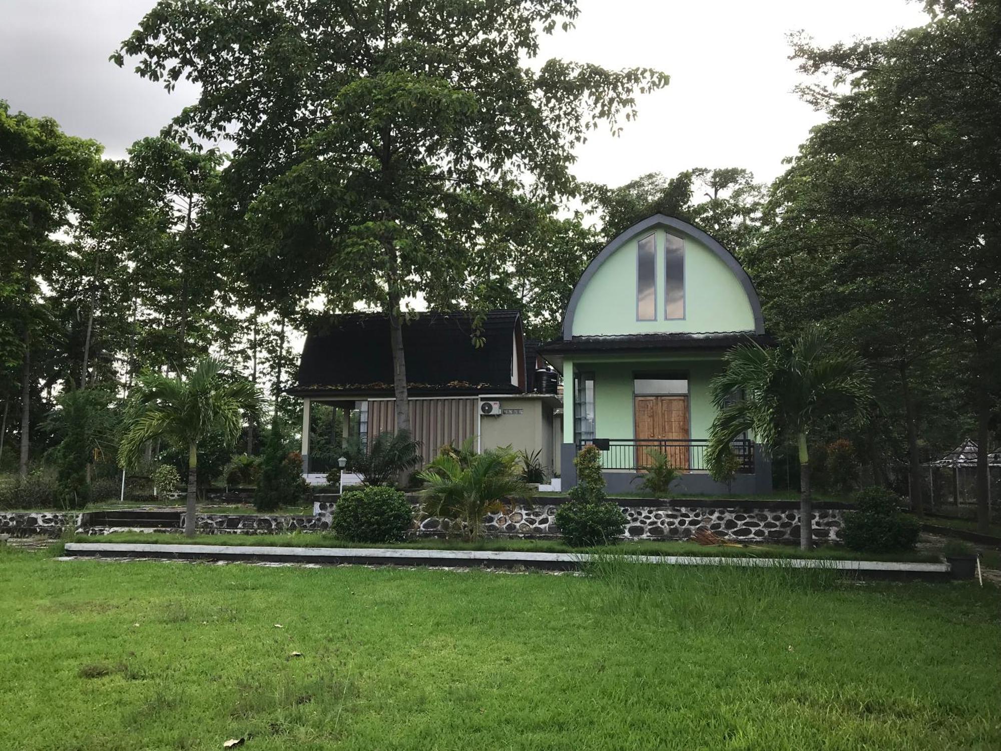 Pohon Purba Resort & Restaurant Labuhan Pandan Ngoại thất bức ảnh