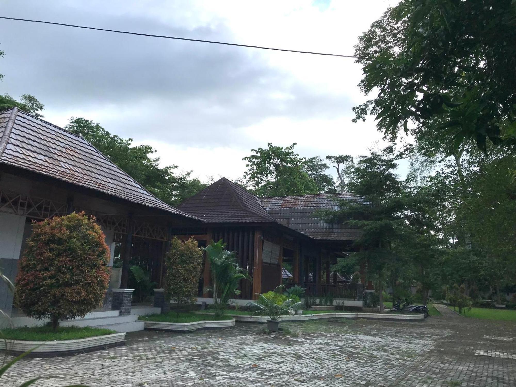 Pohon Purba Resort & Restaurant Labuhan Pandan Ngoại thất bức ảnh