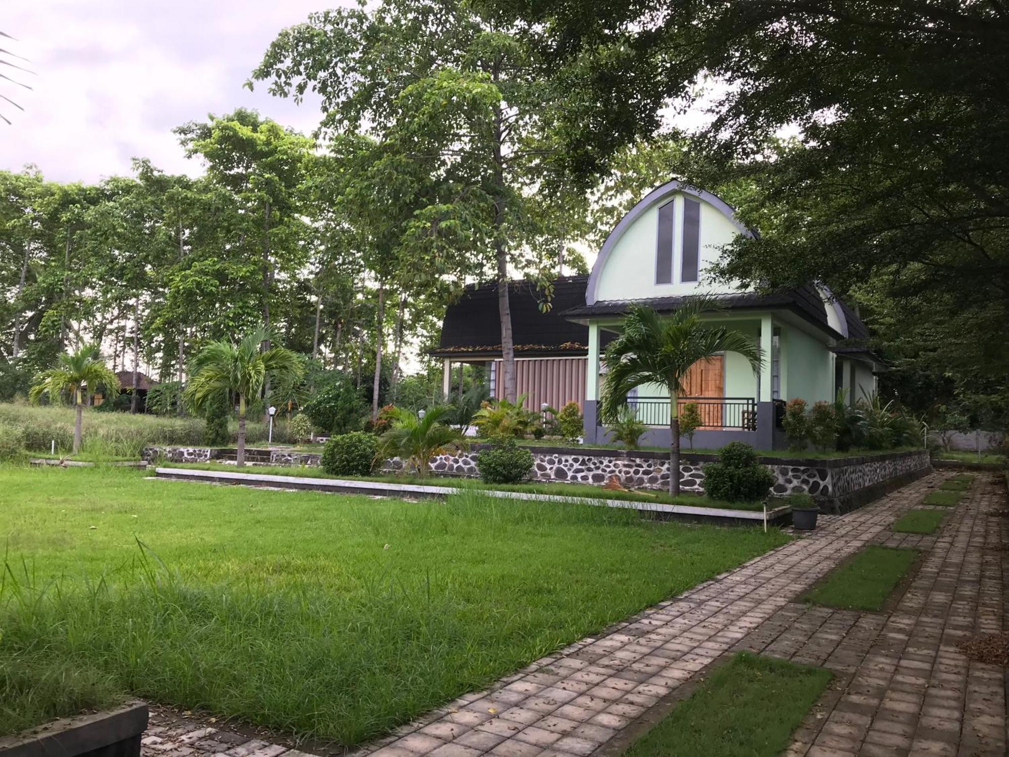 Pohon Purba Resort & Restaurant Labuhan Pandan Ngoại thất bức ảnh