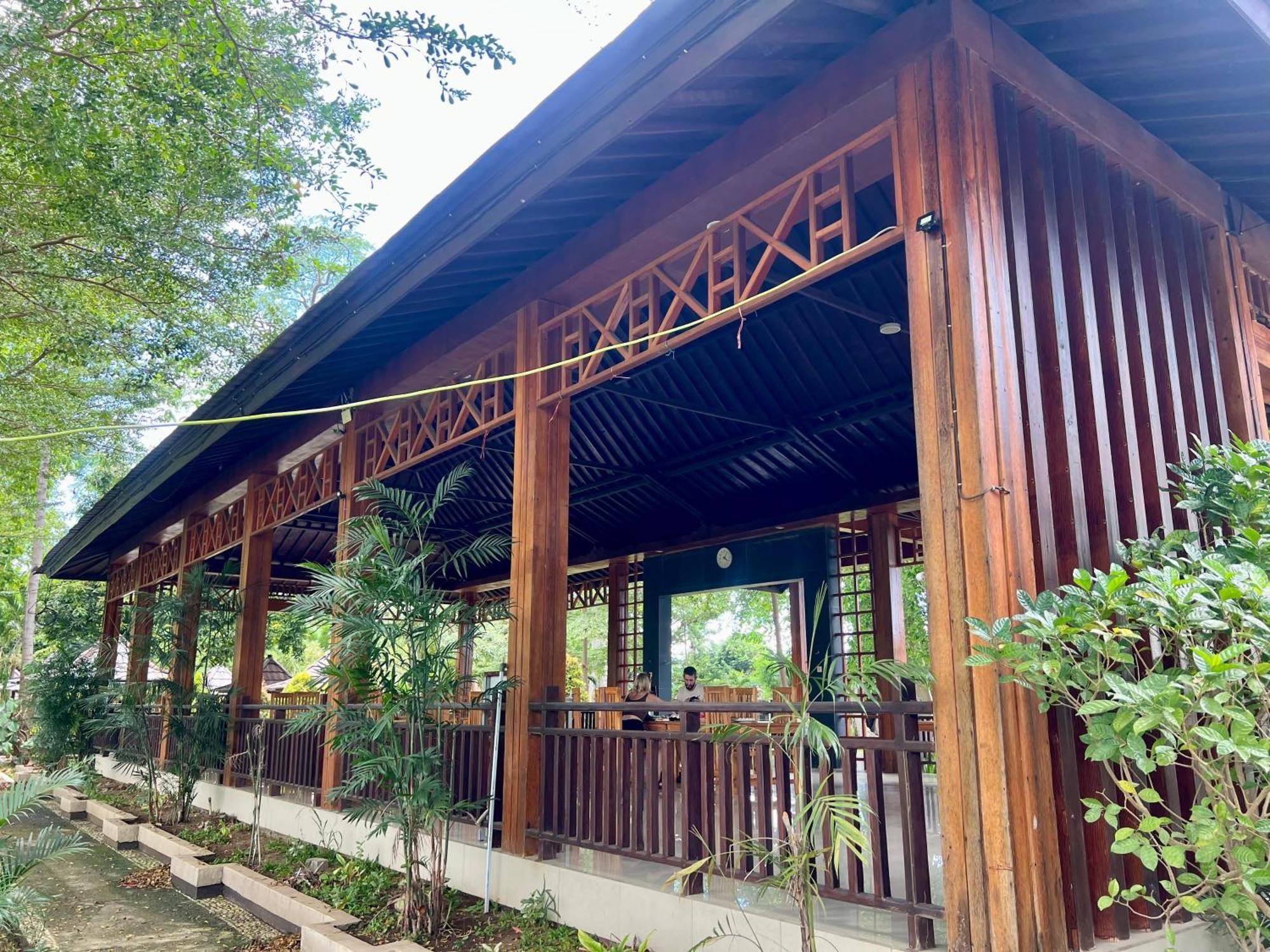Pohon Purba Resort & Restaurant Labuhan Pandan Ngoại thất bức ảnh