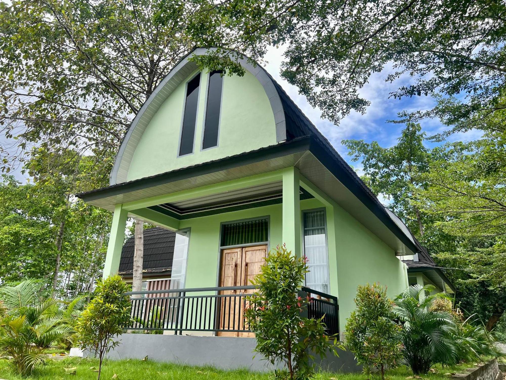 Pohon Purba Resort & Restaurant Labuhan Pandan Ngoại thất bức ảnh