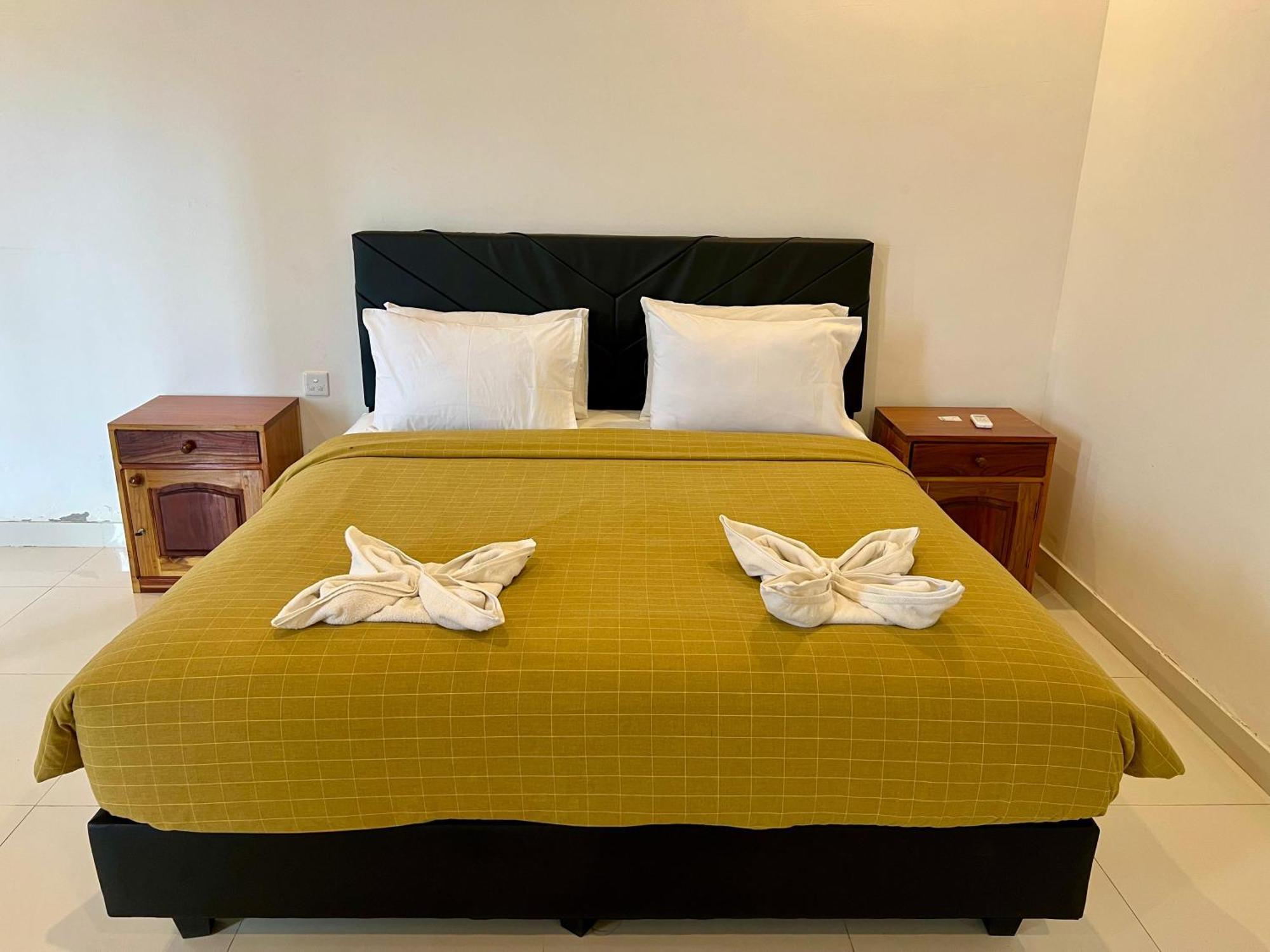 Pohon Purba Resort & Restaurant Labuhan Pandan Ngoại thất bức ảnh